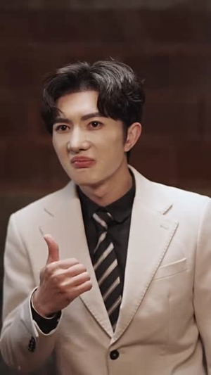 七年后回家吊打全村(80集) 七年后回家吊打全村(80集)短剧全集大结局