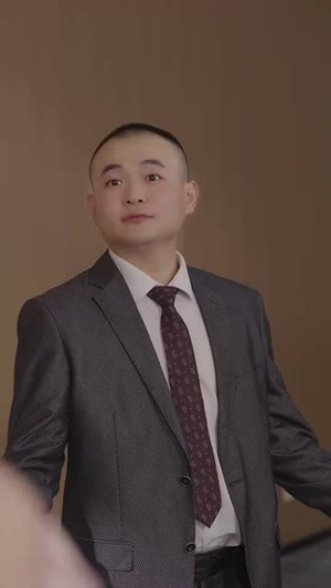 天降未来芯片(34集) 天降未来芯片(34集)红果短剧看全集