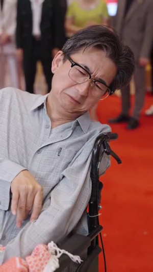 功成名就后，我回乡光耀师门（32集）看短剧放松一下