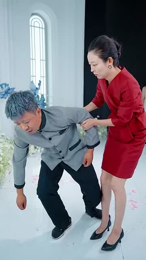 断绝关系后养女哭着叫爸爸(82集) 断绝关系后养女哭着叫爸爸(82集)短剧片段推荐