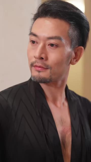 大叔的四个女房客(91集) 大叔的四个女房客(91集)火爆短剧抢先看