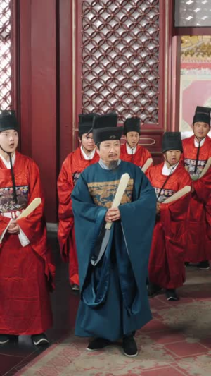 陛下，皇后又带崽搬敌人宝库去了（66集）甜宠短剧推荐