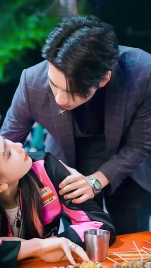 玫瑰故事之相亲大作战(79集) 玫瑰故事之相亲大作战(79集)最火爆短剧