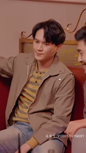 激荡1988开局成为女装大佬(100集) 激荡1988开局成为女装大佬(100集)短剧后续更精彩