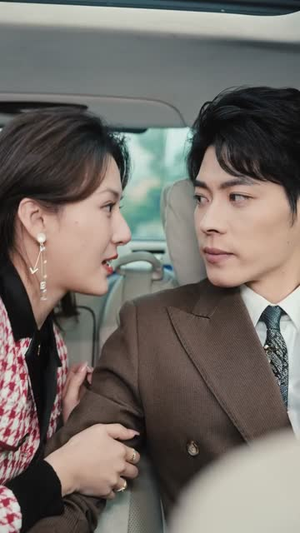 黑料女配霸榜热搜（长篇）短剧推荐上热门