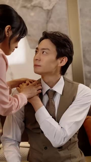 玻璃鞋上的独舞(90集) 玻璃鞋上的独舞(90集)最火短剧热播中