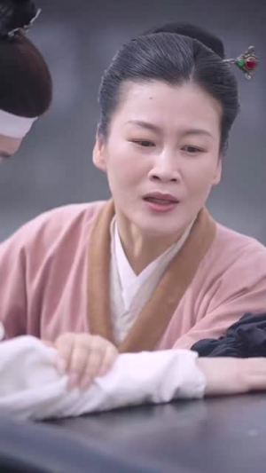 凤临朝(70集) 凤临朝(70集)古装热门短剧