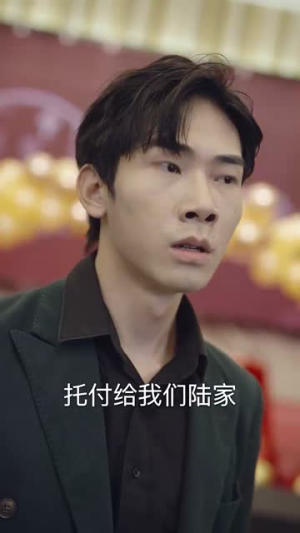 新版：枭龙（71集）爆火短剧追不停