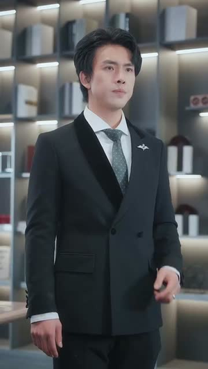 轻拥他的月亮(100集) 轻拥他的月亮(100集)演员表