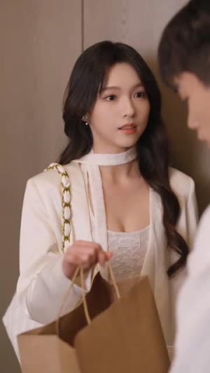 白月光悖论（99集） 免费短剧片段