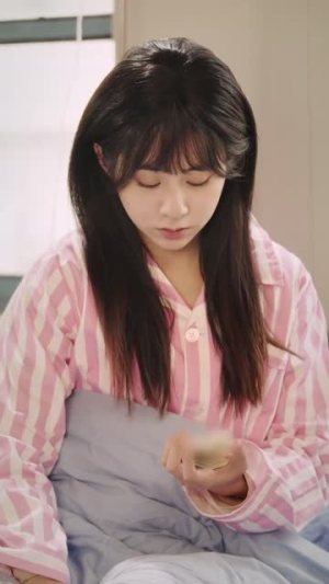 穿成炮灰原配,我惊艳家属院(95集) 穿成炮灰原配,我惊艳家属院(95集) 超甜短剧分享