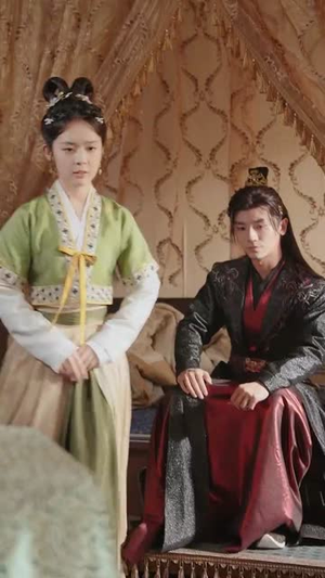 一眼穿心双重人格皇帝爱上我（96集）网络小短剧