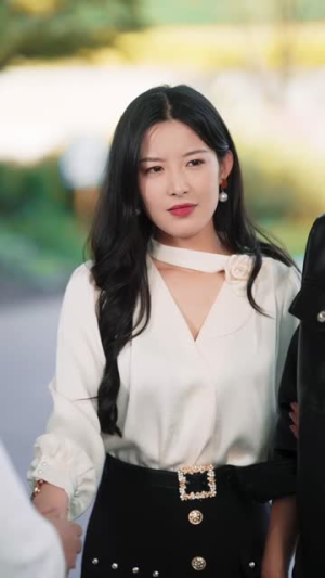 重生后我凭实力吃软饭(52集) 重生后我凭实力吃软饭(52集)河马免费短剧