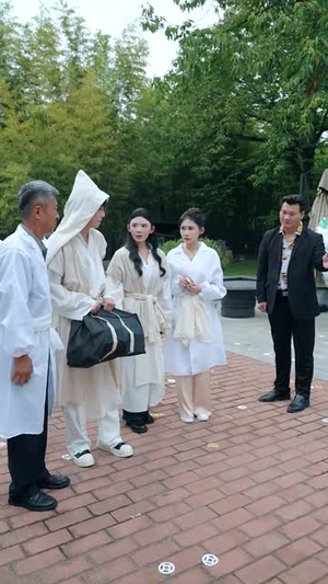 我一个小明星,搞点副业合理吧(82集) 我一个小明星,搞点副业合理吧(82集)全集