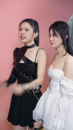 龙隐芳邻房客小姐请自重 (76集)看精彩短剧