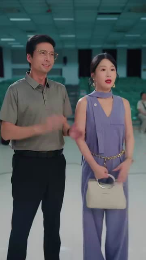 五十岁逆袭广场舞天后 (53集) 五十岁逆袭广场舞天后 (53集) 短剧分享片段