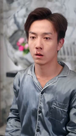 穿到攻略女神游戏我满级 (58集)最热短剧推荐