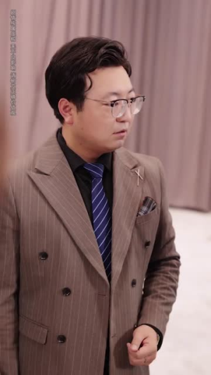 绑定朋友圈系统我成香饽饽（75集）一起追生活短剧