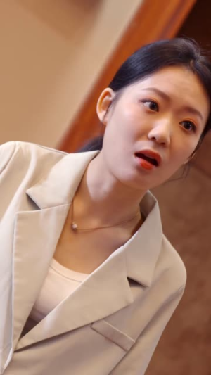 将军请上车 (91集) 将军请上车 (91集)最新热播短剧