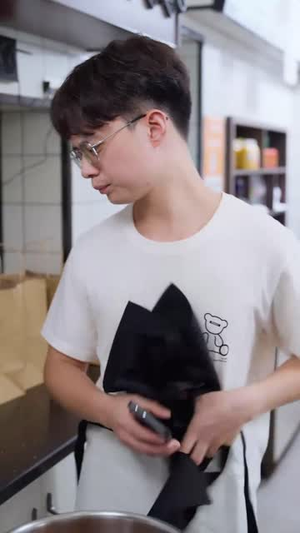 救急不救穷(67集) 救急不救穷(67集)温柔追捕短剧